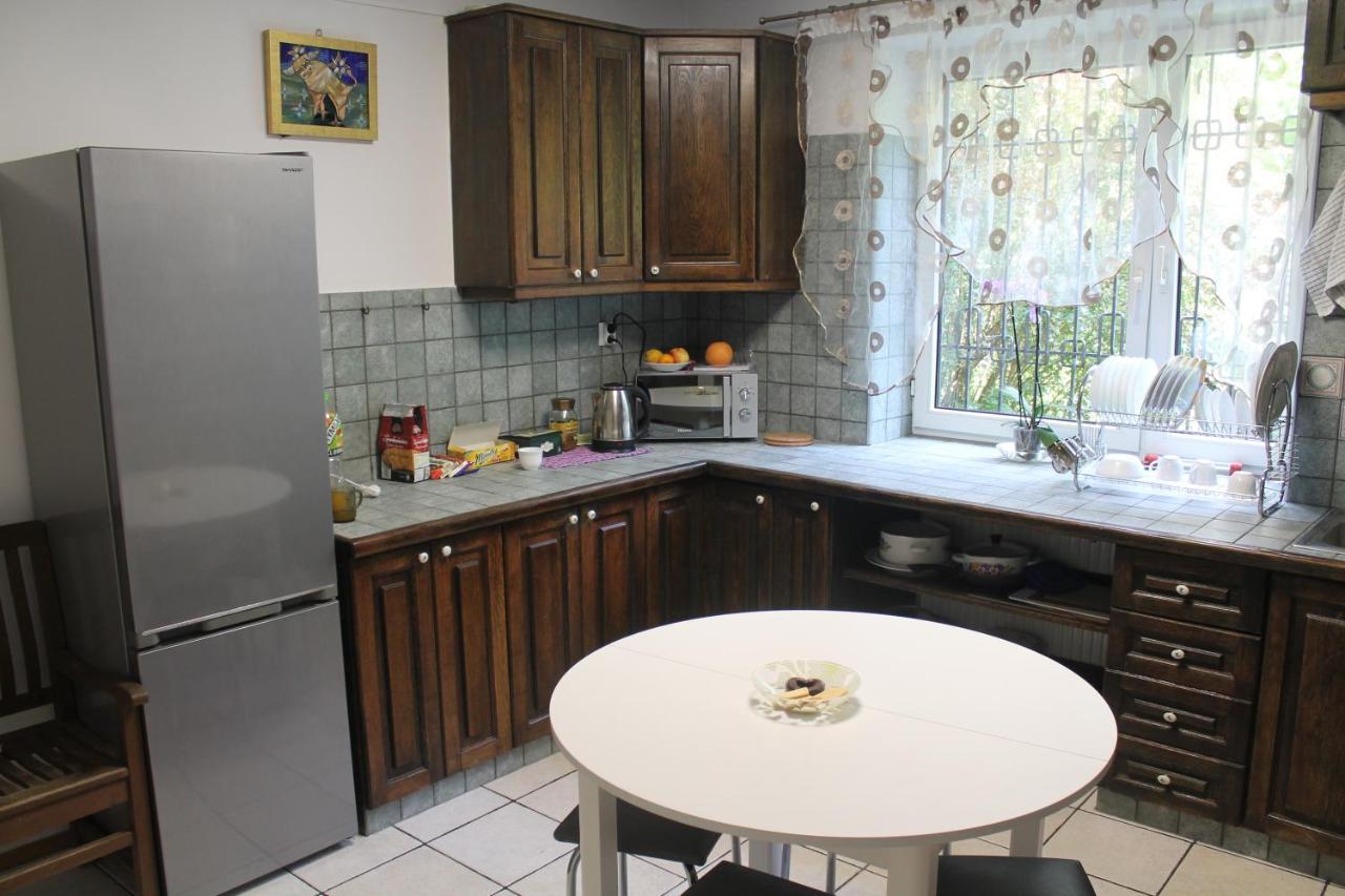 Saska Ochota Forest Guest House Варшава Екстериор снимка