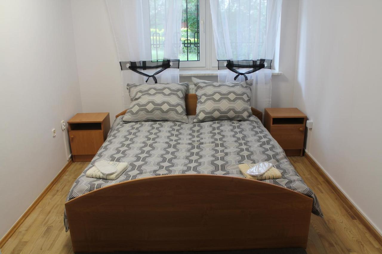 Saska Ochota Forest Guest House Варшава Екстериор снимка