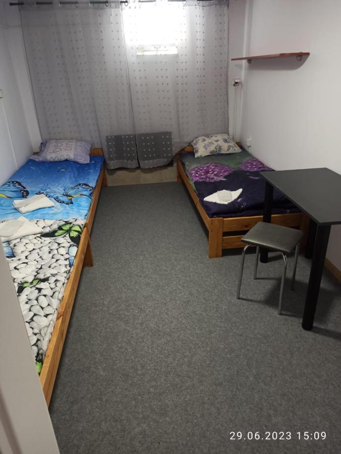 Saska Ochota Forest Guest House Варшава Екстериор снимка