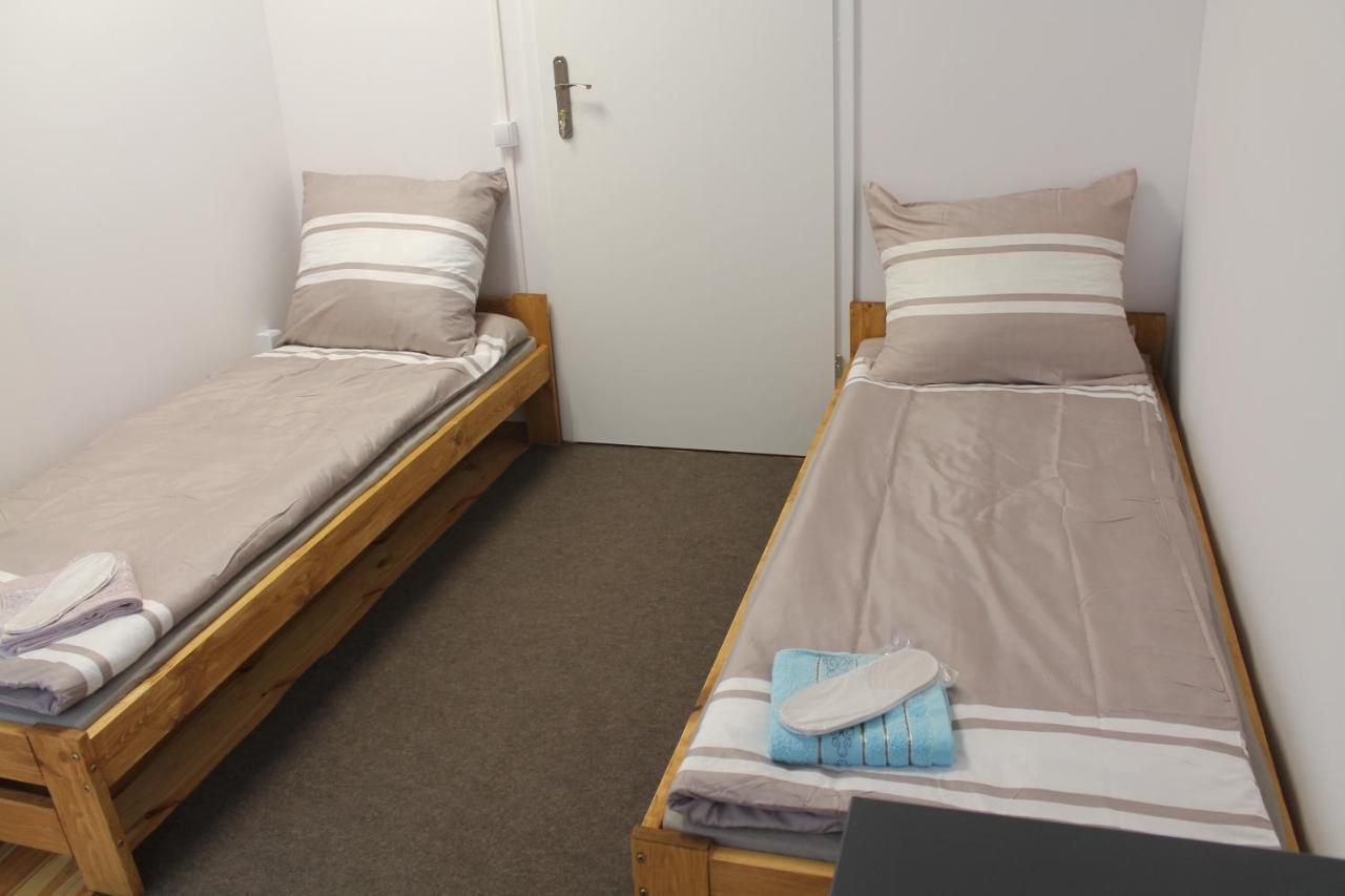 Saska Ochota Forest Guest House Варшава Екстериор снимка