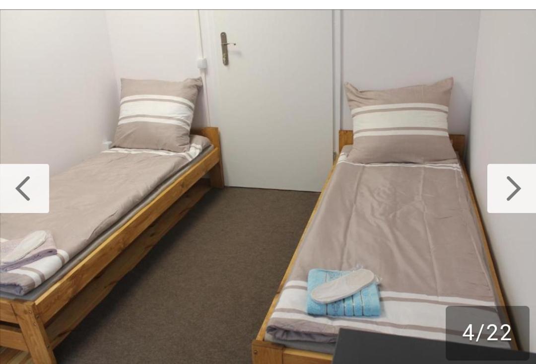 Saska Ochota Forest Guest House Варшава Екстериор снимка